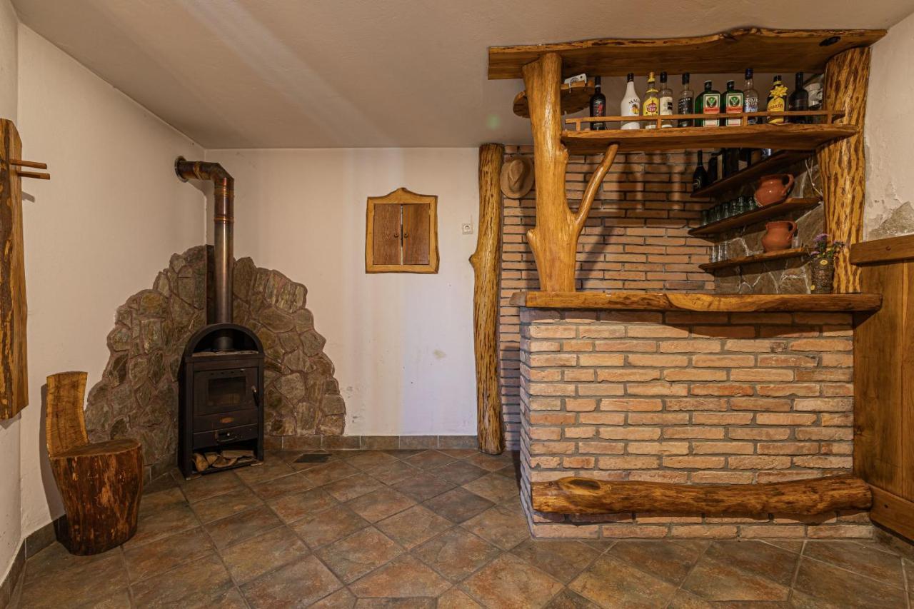 Vineyard Chalet Hansel And Gretel - Happy Rentals Otočec エクステリア 写真